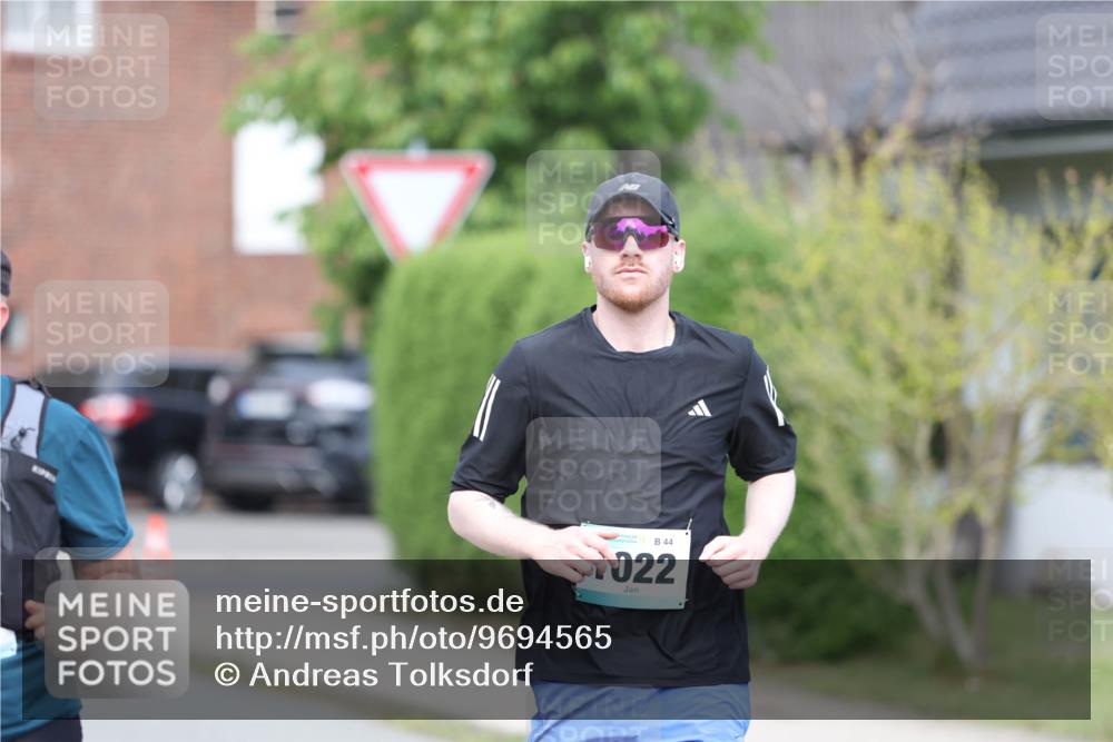 10.05.2026 - 8. Wedeler Halbmarathon Andreas Tolksdorf http://msf.ph/oto/9694565 10.05.2026 10:22:59 Laufen 44, 022 meine-sportfotos.de