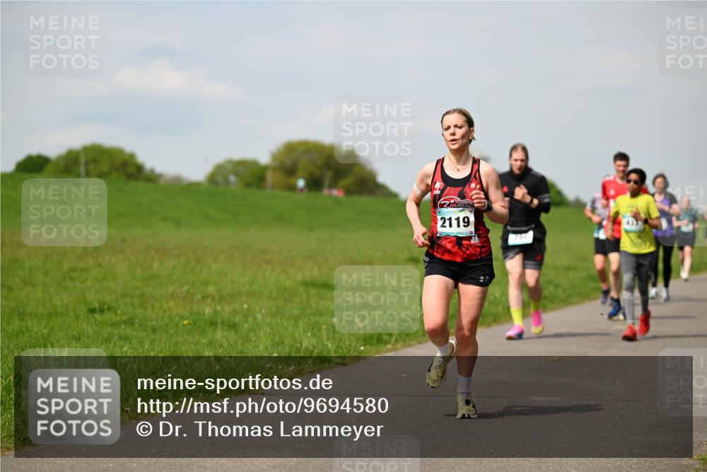 10.05.2026 - 8. Wedeler Halbmarathon Dr. Thomas Lammeyer http://msf.ph/oto/9694580 10.05.2026 11:19:39 Laufen 2119 meine-sportfotos.de