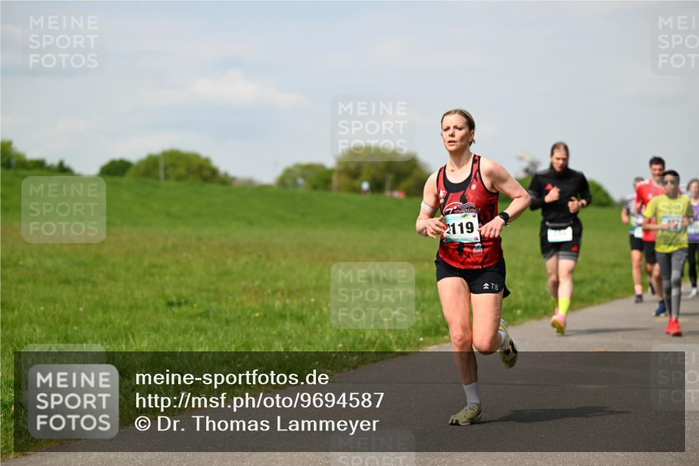 10.05.2026 - 8. Wedeler Halbmarathon Dr. Thomas Lammeyer http://msf.ph/oto/9694587 10.05.2026 11:19:39 Laufen 2119 meine-sportfotos.de