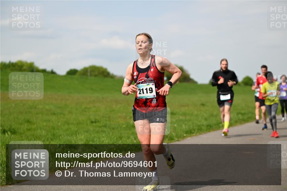 10.05.2026 - 8. Wedeler Halbmarathon Dr. Thomas Lammeyer http://msf.ph/oto/9694601 10.05.2026 11:19:40 Laufen 2119 meine-sportfotos.de