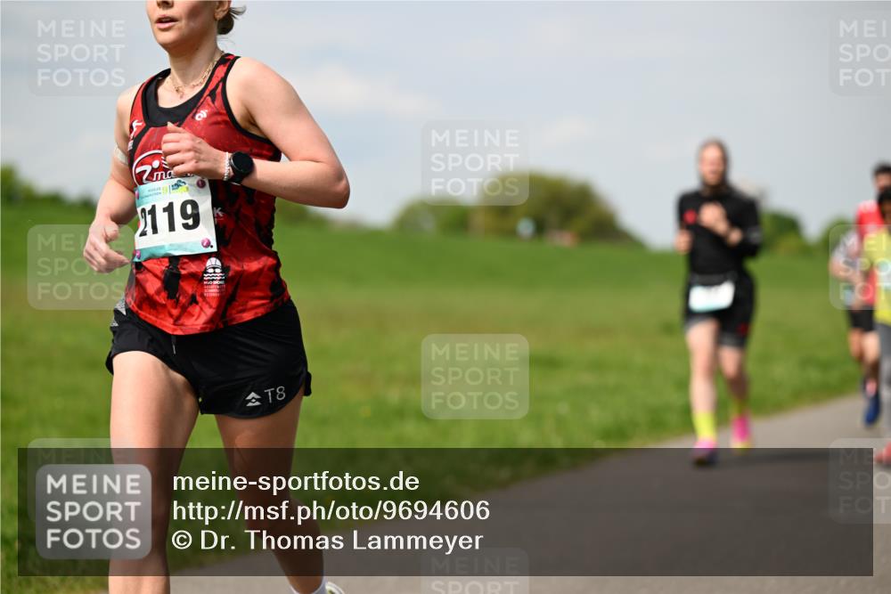 10.05.2026 - 8. Wedeler Halbmarathon Dr. Thomas Lammeyer http://msf.ph/oto/9694606 10.05.2026 11:19:40 Laufen 2119 meine-sportfotos.de