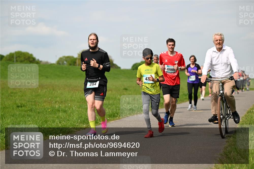 10.05.2026 - 8. Wedeler Halbmarathon Dr. Thomas Lammeyer http://msf.ph/oto/9694620 10.05.2026 11:19:42 Laufen 294, 711 meine-sportfotos.de