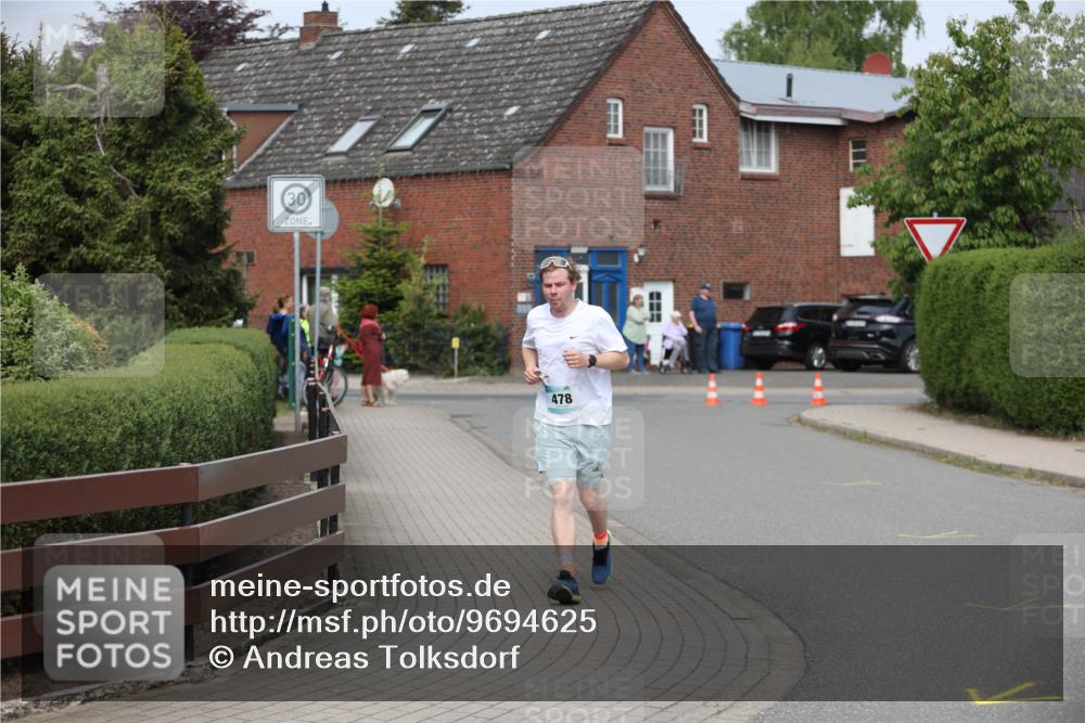 10.05.2026 - 8. Wedeler Halbmarathon Andreas Tolksdorf http://msf.ph/oto/9694625 10.05.2026 10:23:32 Laufen 30, 478 meine-sportfotos.de