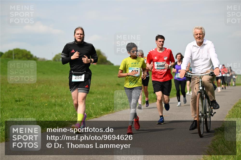 10.05.2026 - 8. Wedeler Halbmarathon Dr. Thomas Lammeyer http://msf.ph/oto/9694626 10.05.2026 11:19:42 Laufen 294 meine-sportfotos.de