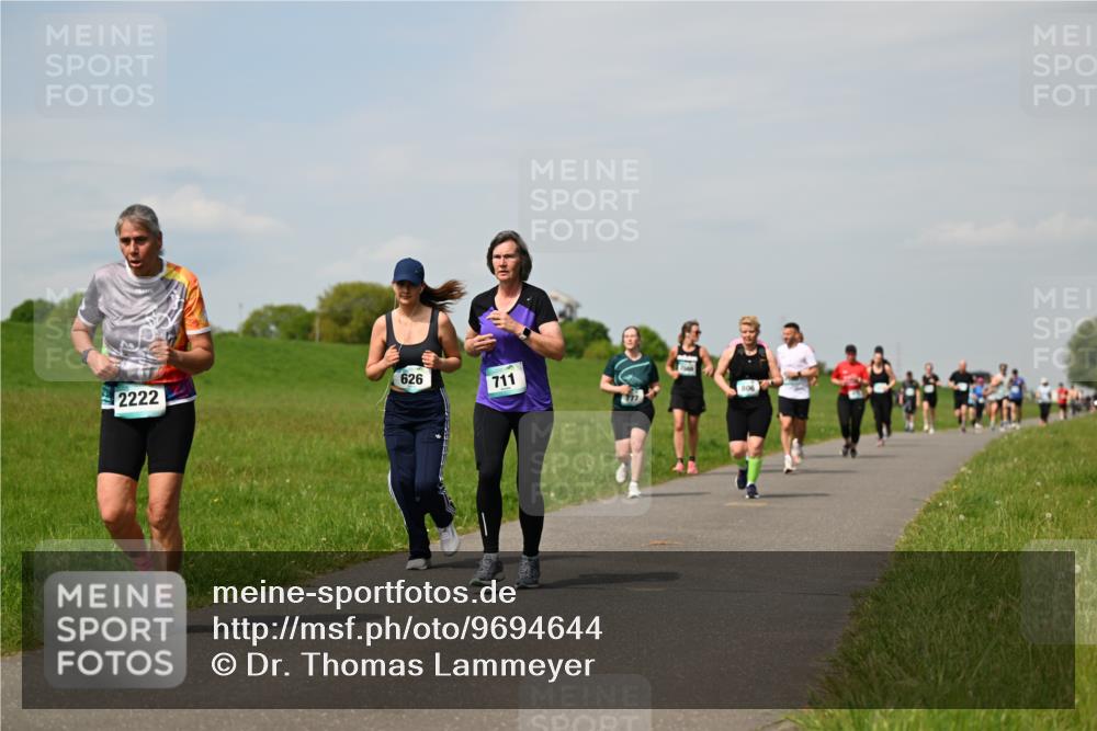 10.05.2026 - 8. Wedeler Halbmarathon Dr. Thomas Lammeyer http://msf.ph/oto/9694644 10.05.2026 11:19:46 Laufen 2222, 626, 711, 806 meine-sportfotos.de