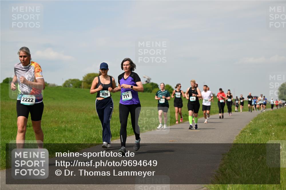 10.05.2026 - 8. Wedeler Halbmarathon Dr. Thomas Lammeyer http://msf.ph/oto/9694649 10.05.2026 11:19:46 Laufen 2222, 626, 711, 177, 806 meine-sportfotos.de