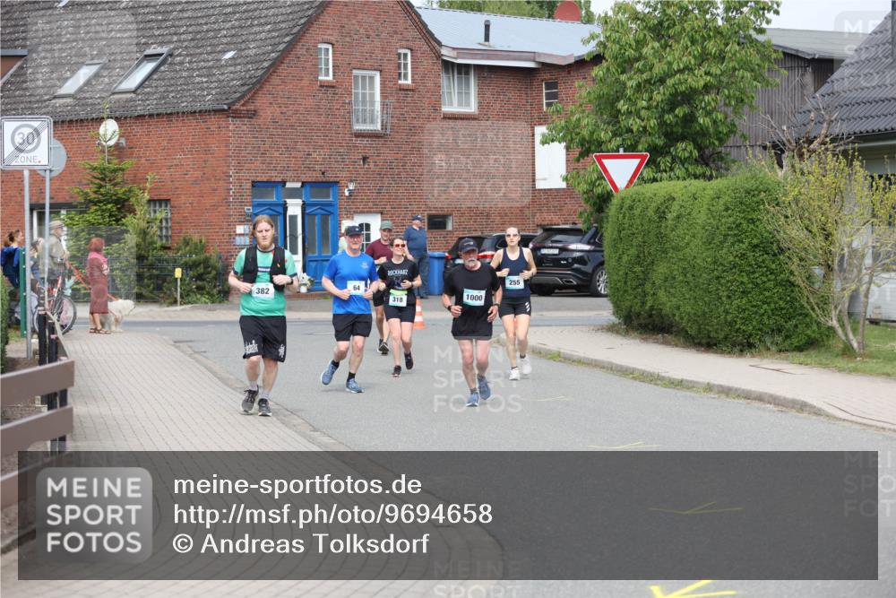 10.05.2026 - 8. Wedeler Halbmarathon Andreas Tolksdorf http://msf.ph/oto/9694658 10.05.2026 10:23:40 Laufen 382, 64, 318, 255, 1000 meine-sportfotos.de