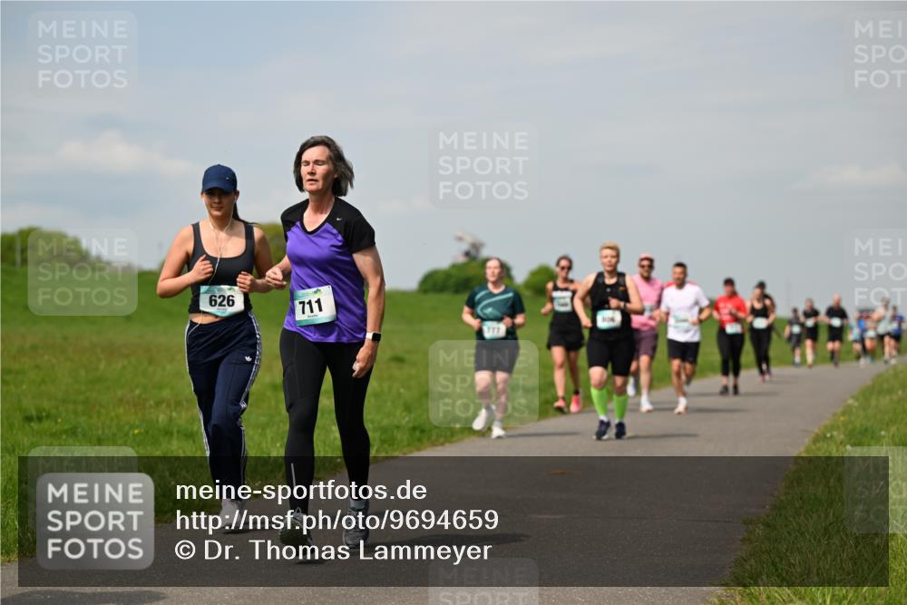 10.05.2026 - 8. Wedeler Halbmarathon Dr. Thomas Lammeyer http://msf.ph/oto/9694659 10.05.2026 11:19:46 Laufen 626, 711 meine-sportfotos.de