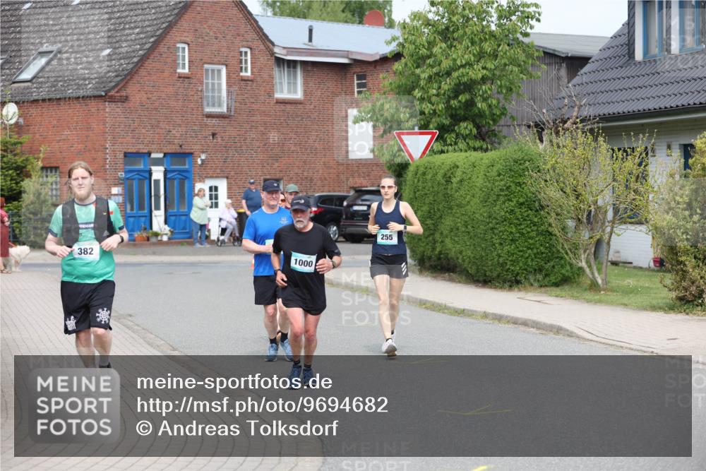 10.05.2026 - 8. Wedeler Halbmarathon Andreas Tolksdorf http://msf.ph/oto/9694682 10.05.2026 10:23:43 Laufen 382, 1000, 255 meine-sportfotos.de