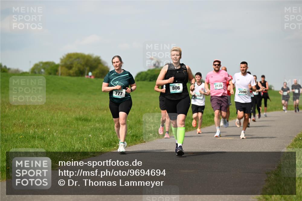 10.05.2026 - 8. Wedeler Halbmarathon Dr. Thomas Lammeyer http://msf.ph/oto/9694694 10.05.2026 11:19:48 Laufen 777, 806, 168, 2135, 2090 meine-sportfotos.de