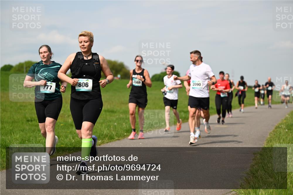 10.05.2026 - 8. Wedeler Halbmarathon Dr. Thomas Lammeyer http://msf.ph/oto/9694724 10.05.2026 11:19:51 Laufen 177, 2089, 2090, 806 meine-sportfotos.de