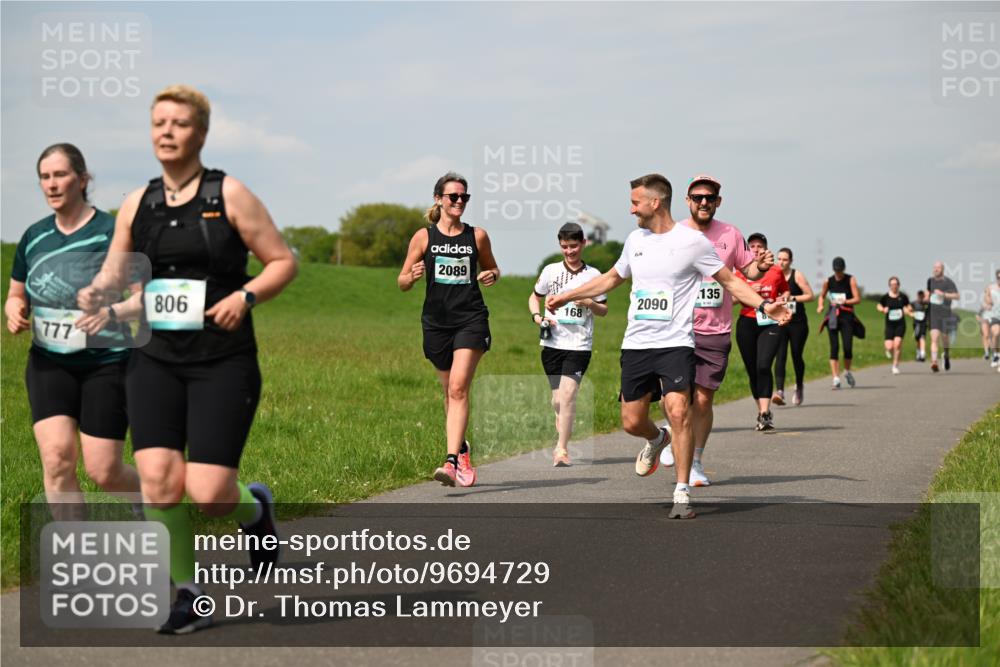 10.05.2026 - 8. Wedeler Halbmarathon Dr. Thomas Lammeyer http://msf.ph/oto/9694729 10.05.2026 11:19:51 Laufen 777, 806, 2089, 168, 135, 2090 meine-sportfotos.de