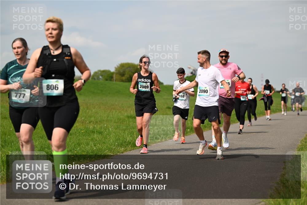 10.05.2026 - 8. Wedeler Halbmarathon Dr. Thomas Lammeyer http://msf.ph/oto/9694731 10.05.2026 11:19:51 Laufen 806, 777, 2089, 6168, 2090 meine-sportfotos.de