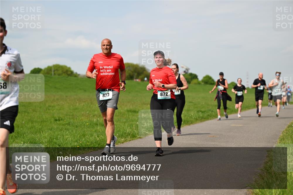 10.05.2026 - 8. Wedeler Halbmarathon Dr. Thomas Lammeyer http://msf.ph/oto/9694777 10.05.2026 11:19:55 Laufen 873, 872 meine-sportfotos.de