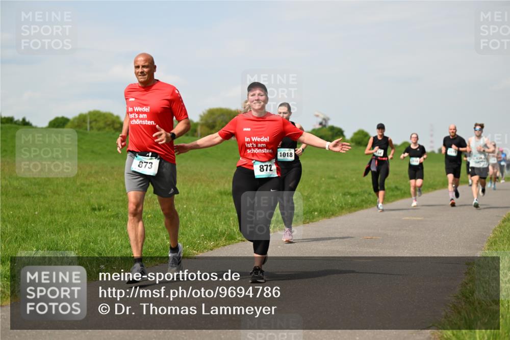 10.05.2026 - 8. Wedeler Halbmarathon Dr. Thomas Lammeyer http://msf.ph/oto/9694786 10.05.2026 11:19:56 Laufen 1018, 873, 872 meine-sportfotos.de