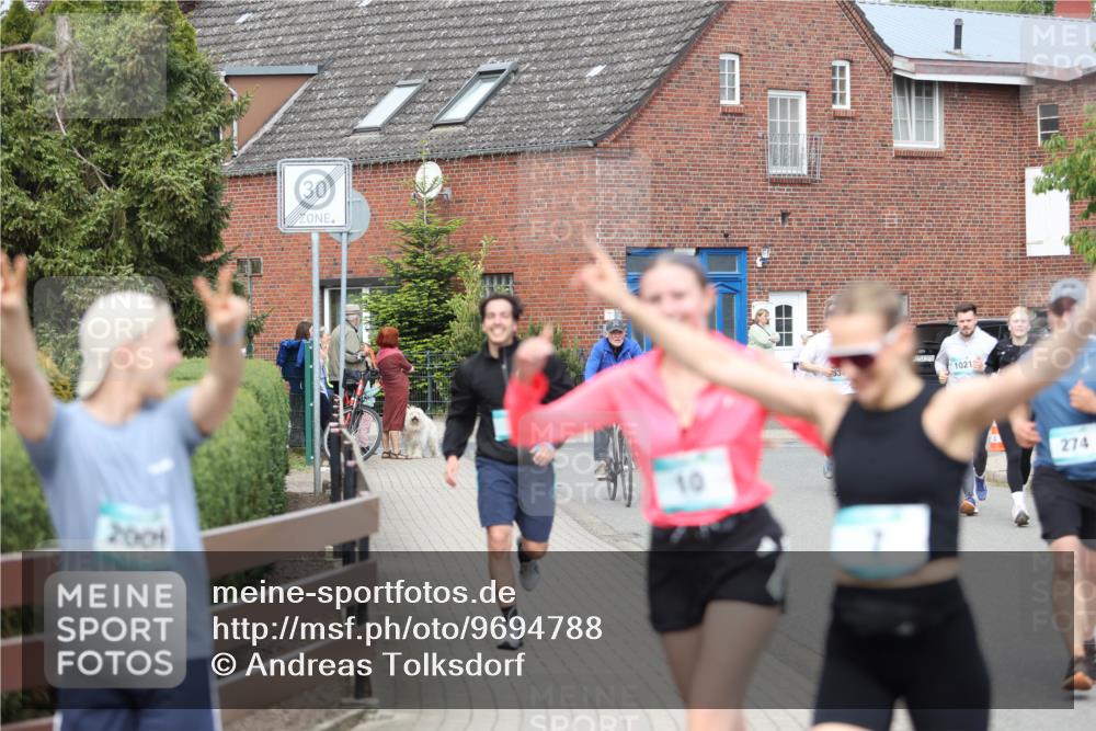 10.05.2026 - 8. Wedeler Halbmarathon Andreas Tolksdorf http://msf.ph/oto/9694788 10.05.2026 10:24:01 Laufen 30, 2001, 10, 1021, 274 meine-sportfotos.de