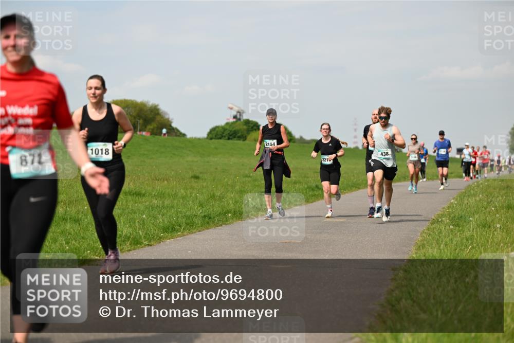 10.05.2026 - 8. Wedeler Halbmarathon Dr. Thomas Lammeyer http://msf.ph/oto/9694800 10.05.2026 11:19:57 Laufen 2154, 1018, 872, 438, 221, 2106 meine-sportfotos.de
