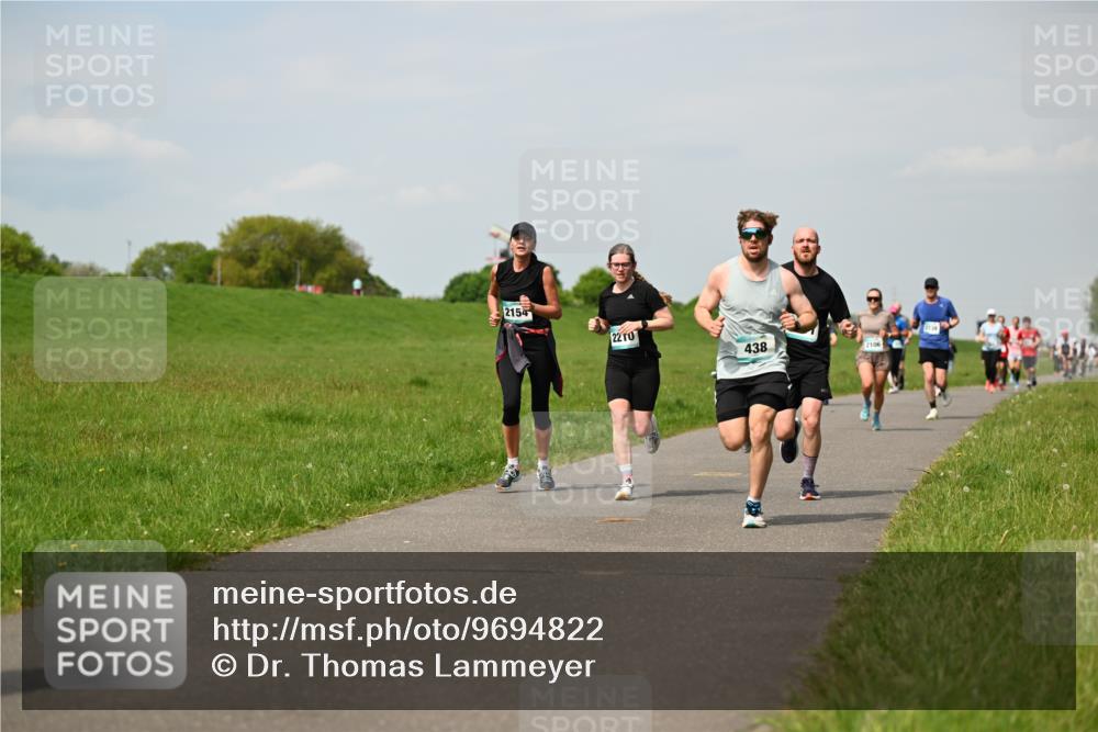 10.05.2026 - 8. Wedeler Halbmarathon Dr. Thomas Lammeyer http://msf.ph/oto/9694822 10.05.2026 11:19:58 Laufen 2154, 438, 2106 meine-sportfotos.de