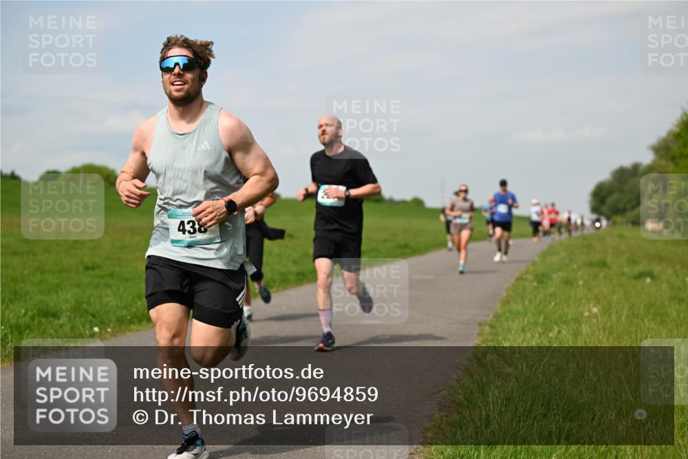 10.05.2026 - 8. Wedeler Halbmarathon Dr. Thomas Lammeyer http://msf.ph/oto/9694859 10.05.2026 11:20:01 Laufen 438 meine-sportfotos.de
