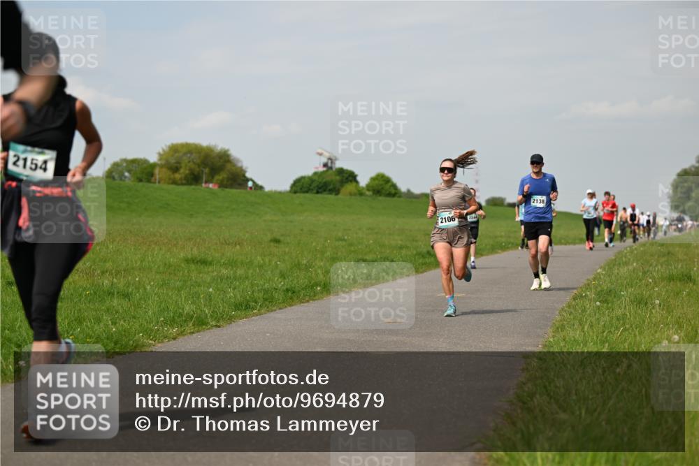 10.05.2026 - 8. Wedeler Halbmarathon Dr. Thomas Lammeyer http://msf.ph/oto/9694879 10.05.2026 11:20:02 Laufen 2154, 2106, 2244, 2138 meine-sportfotos.de