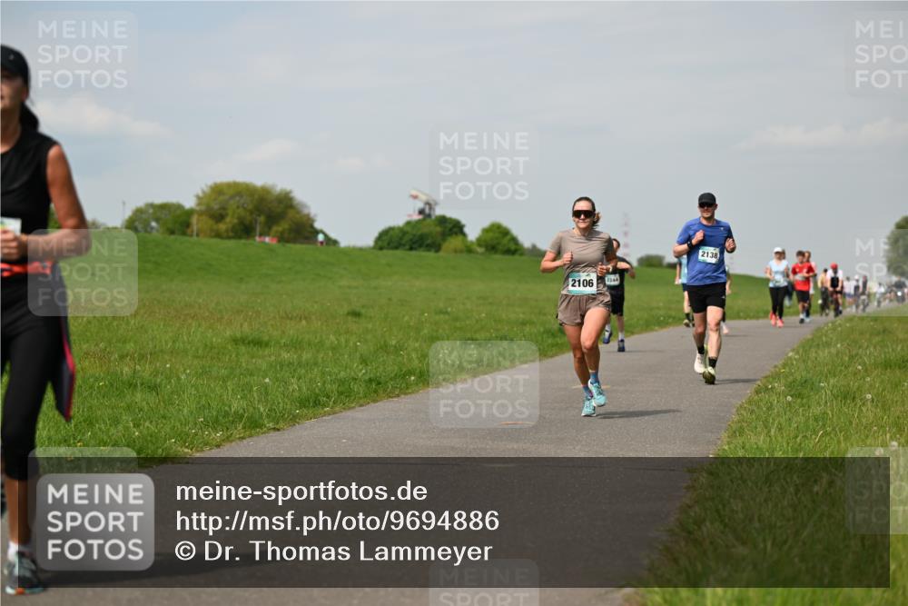 10.05.2026 - 8. Wedeler Halbmarathon Dr. Thomas Lammeyer http://msf.ph/oto/9694886 10.05.2026 11:20:03 Laufen 2106, 2244, 2138 meine-sportfotos.de