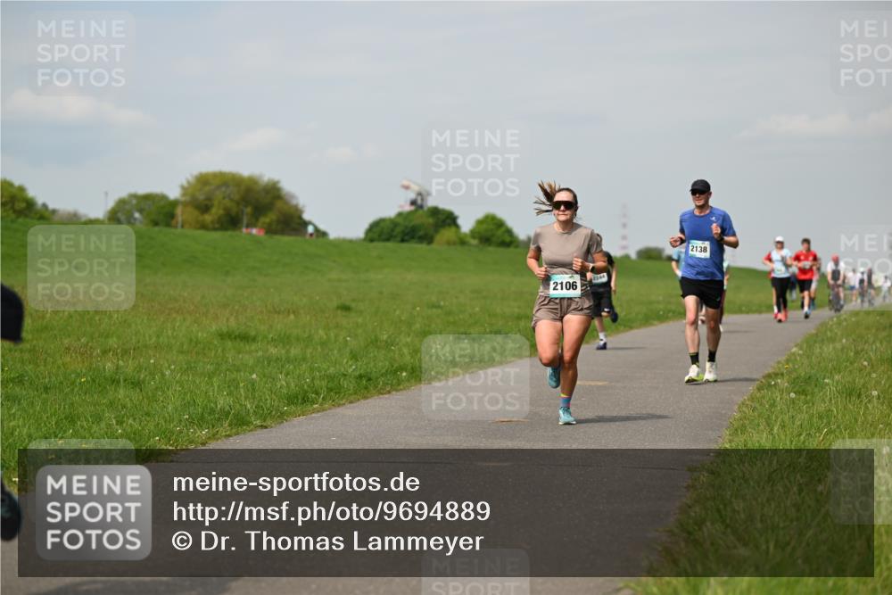 10.05.2026 - 8. Wedeler Halbmarathon Dr. Thomas Lammeyer http://msf.ph/oto/9694889 10.05.2026 11:20:03 Laufen 2106, 2138 meine-sportfotos.de