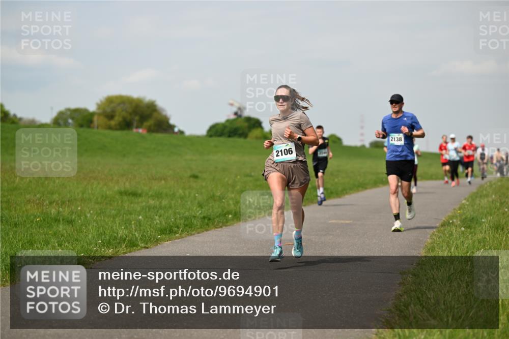 10.05.2026 - 8. Wedeler Halbmarathon Dr. Thomas Lammeyer http://msf.ph/oto/9694901 10.05.2026 11:20:04 Laufen 2106, 2138 meine-sportfotos.de