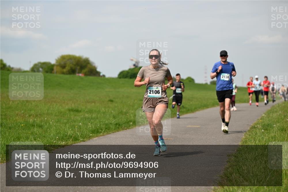 10.05.2026 - 8. Wedeler Halbmarathon Dr. Thomas Lammeyer http://msf.ph/oto/9694906 10.05.2026 11:20:04 Laufen 2106, 2138 meine-sportfotos.de