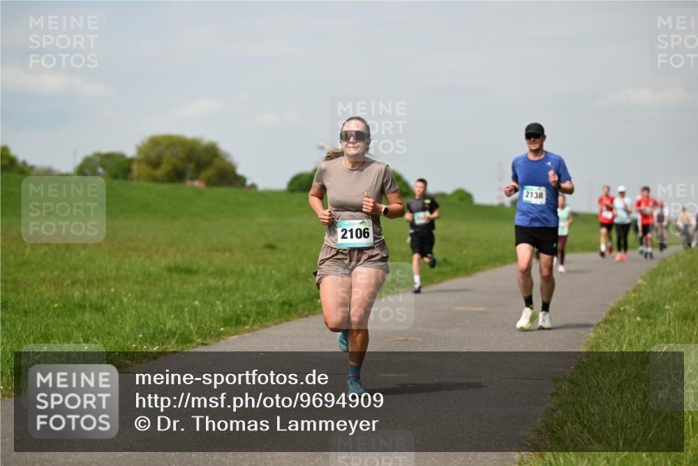 10.05.2026 - 8. Wedeler Halbmarathon Dr. Thomas Lammeyer http://msf.ph/oto/9694909 10.05.2026 11:20:04 Laufen 2106, 2138 meine-sportfotos.de