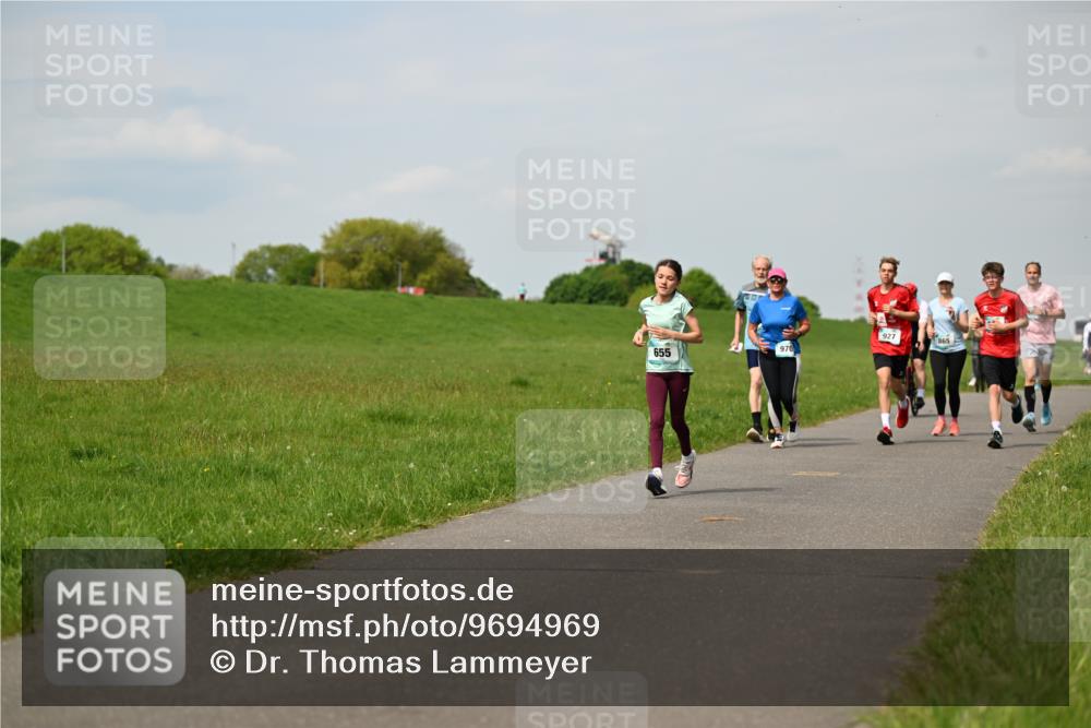 10.05.2026 - 8. Wedeler Halbmarathon Dr. Thomas Lammeyer http://msf.ph/oto/9694969 10.05.2026 11:20:11 Laufen 655, 970, 927, 865 meine-sportfotos.de