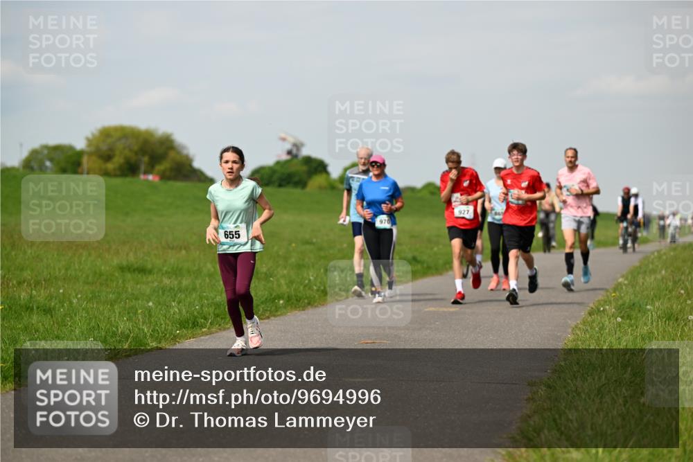 10.05.2026 - 8. Wedeler Halbmarathon Dr. Thomas Lammeyer http://msf.ph/oto/9694996 10.05.2026 11:20:12 Laufen 655, 970, 927 meine-sportfotos.de