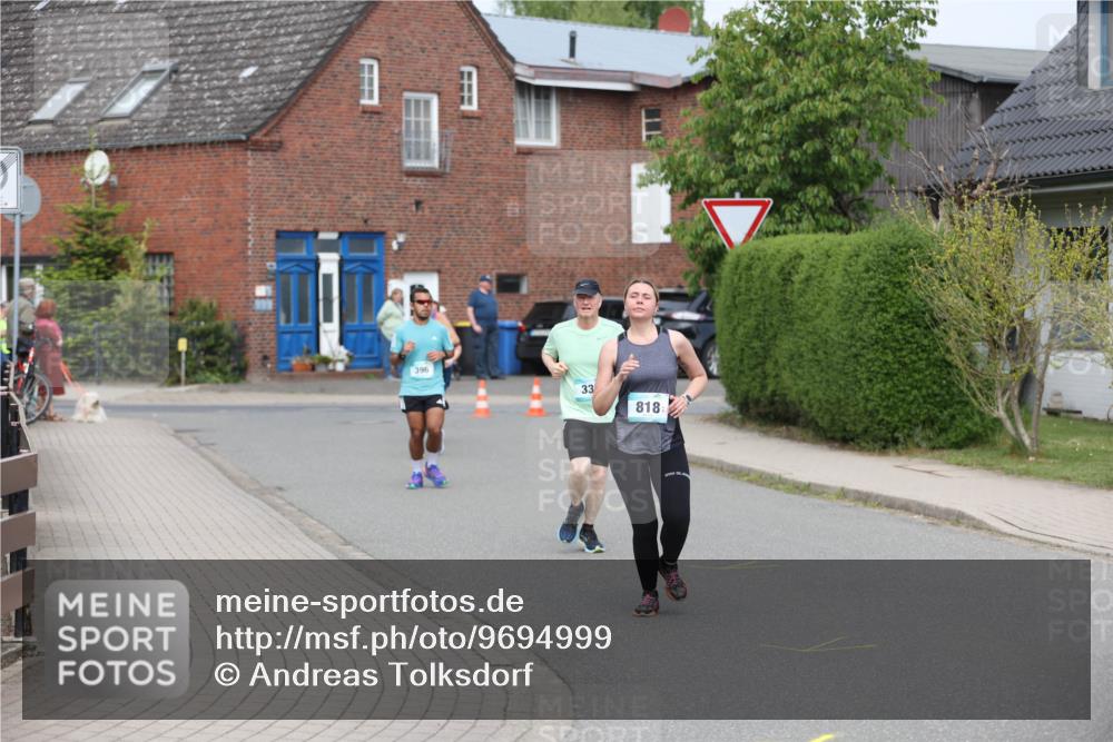 10.05.2026 - 8. Wedeler Halbmarathon Andreas Tolksdorf http://msf.ph/oto/9694999 10.05.2026 10:25:10 Laufen 396, 33, 818 meine-sportfotos.de