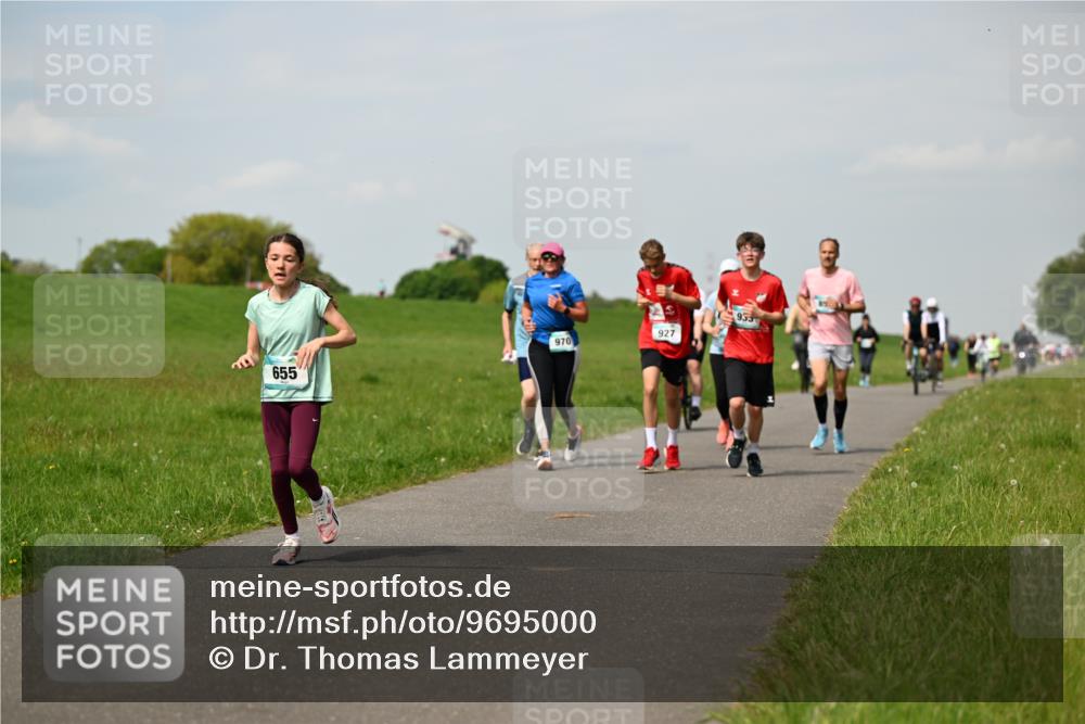 10.05.2026 - 8. Wedeler Halbmarathon Dr. Thomas Lammeyer http://msf.ph/oto/9695000 10.05.2026 11:20:13 Laufen 655, 970, 927, 933 meine-sportfotos.de