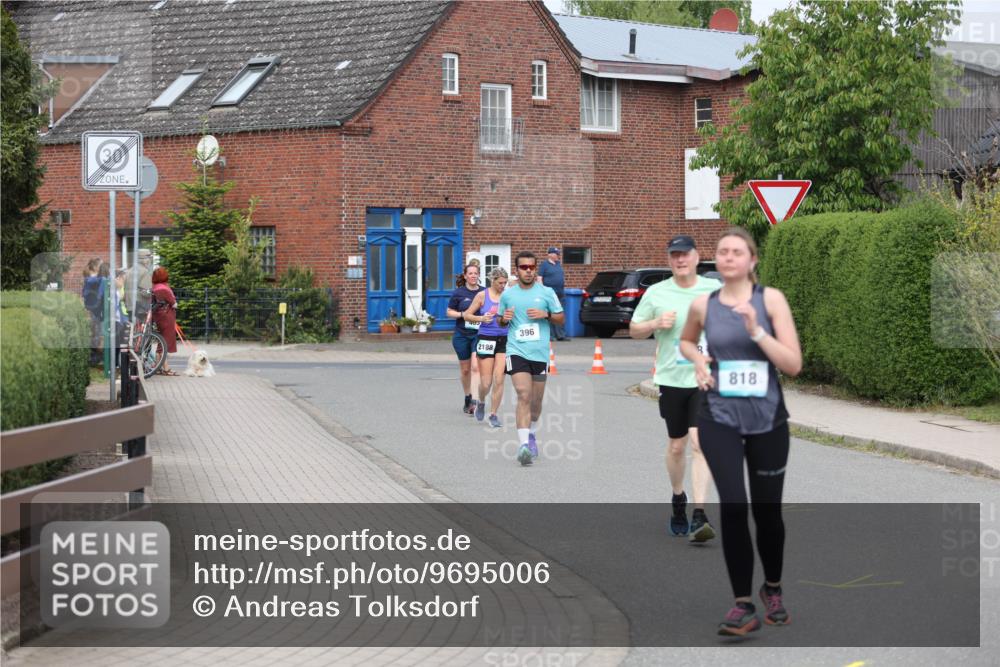 10.05.2026 - 8. Wedeler Halbmarathon Andreas Tolksdorf http://msf.ph/oto/9695006 10.05.2026 10:25:11 Laufen 403, 2188, 396, 818 meine-sportfotos.de