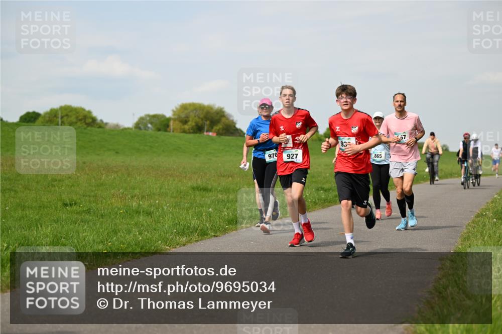 10.05.2026 - 8. Wedeler Halbmarathon Dr. Thomas Lammeyer http://msf.ph/oto/9695034 10.05.2026 11:20:15 Laufen 970, 927, 865 meine-sportfotos.de