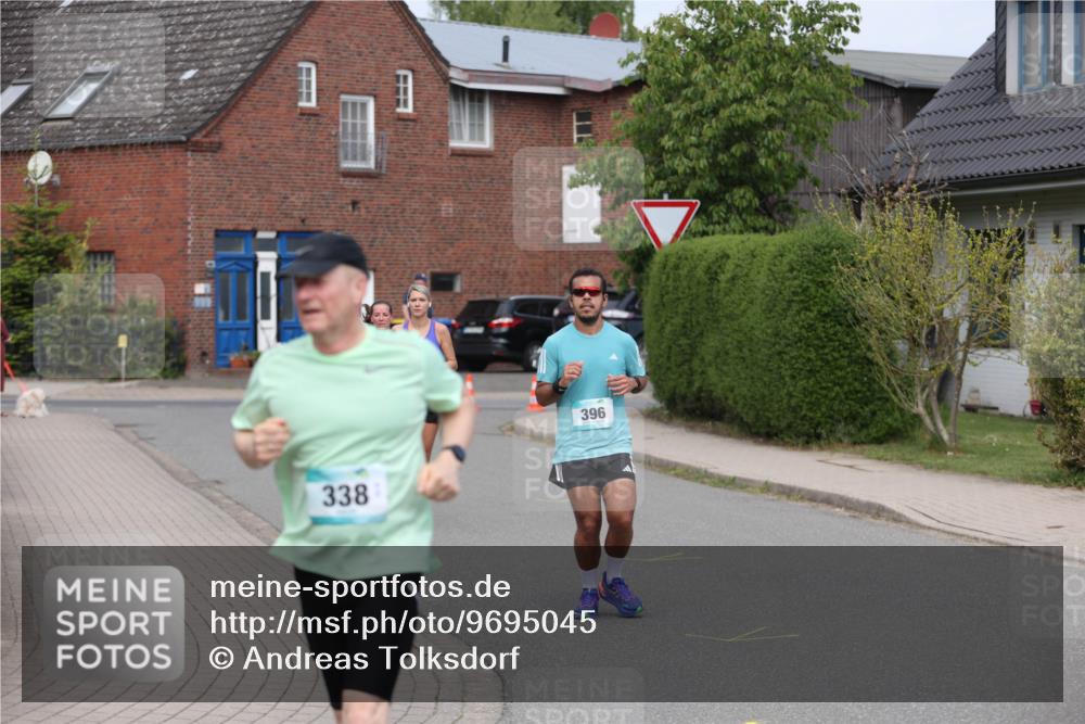 10.05.2026 - 8. Wedeler Halbmarathon Andreas Tolksdorf http://msf.ph/oto/9695045 10.05.2026 10:25:14 Laufen 338, 396 meine-sportfotos.de