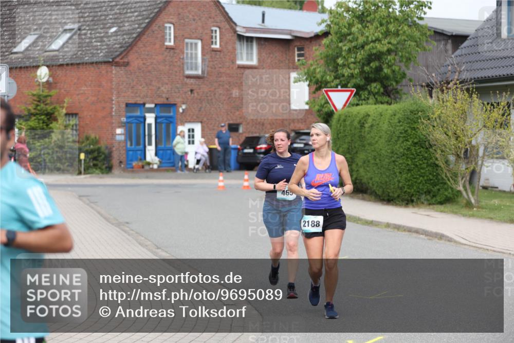 10.05.2026 - 8. Wedeler Halbmarathon Andreas Tolksdorf http://msf.ph/oto/9695089 10.05.2026 10:25:17 Laufen 465, 2188 meine-sportfotos.de