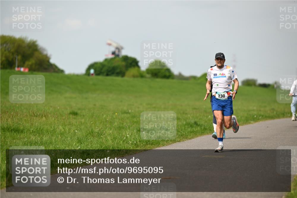 10.05.2026 - 8. Wedeler Halbmarathon Dr. Thomas Lammeyer http://msf.ph/oto/9695095 10.05.2026 11:20:26 Laufen 230 meine-sportfotos.de