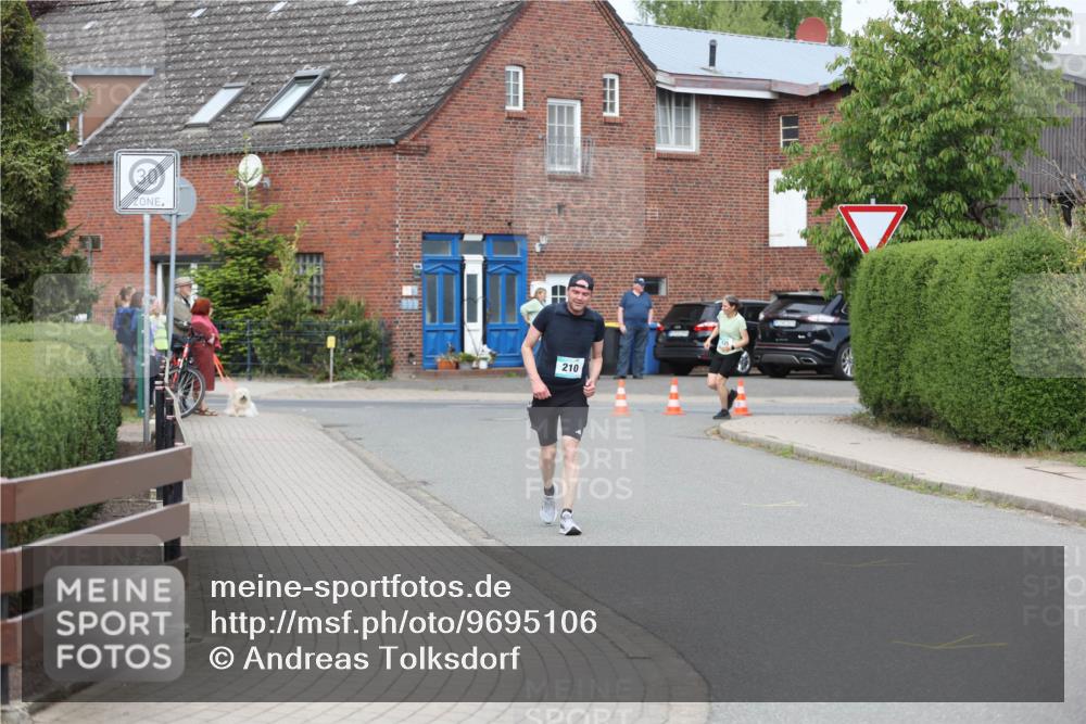 10.05.2026 - 8. Wedeler Halbmarathon Andreas Tolksdorf http://msf.ph/oto/9695106 10.05.2026 10:25:25 Laufen 3, 210 meine-sportfotos.de