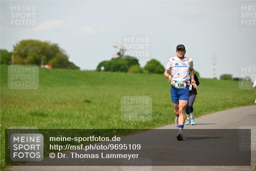 10.05.2026 - 8. Wedeler Halbmarathon Dr. Thomas Lammeyer http://msf.ph/oto/9695109 10.05.2026 11:20:27 Laufen 230 meine-sportfotos.de