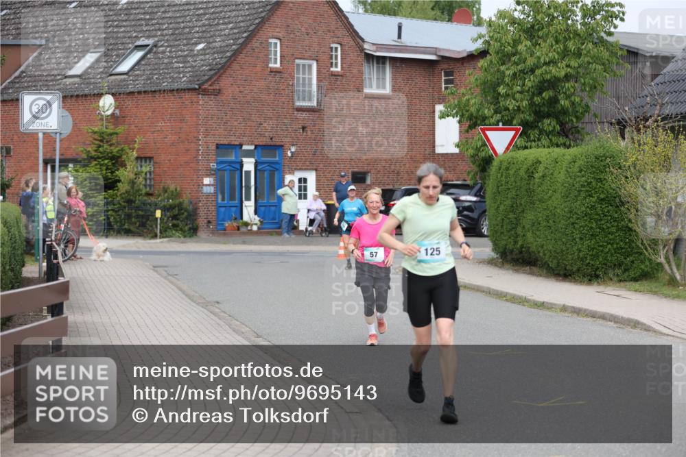10.05.2026 - 8. Wedeler Halbmarathon Andreas Tolksdorf http://msf.ph/oto/9695143 10.05.2026 10:25:35 Laufen 57, 125 meine-sportfotos.de