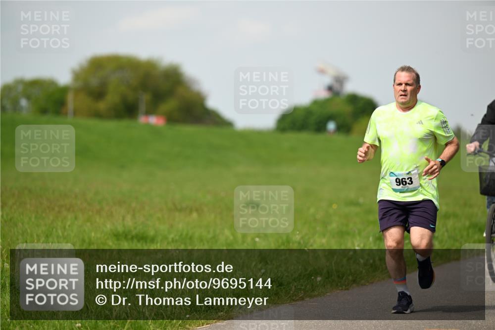 10.05.2026 - 8. Wedeler Halbmarathon Dr. Thomas Lammeyer http://msf.ph/oto/9695144 10.05.2026 11:20:41 Laufen 963 meine-sportfotos.de