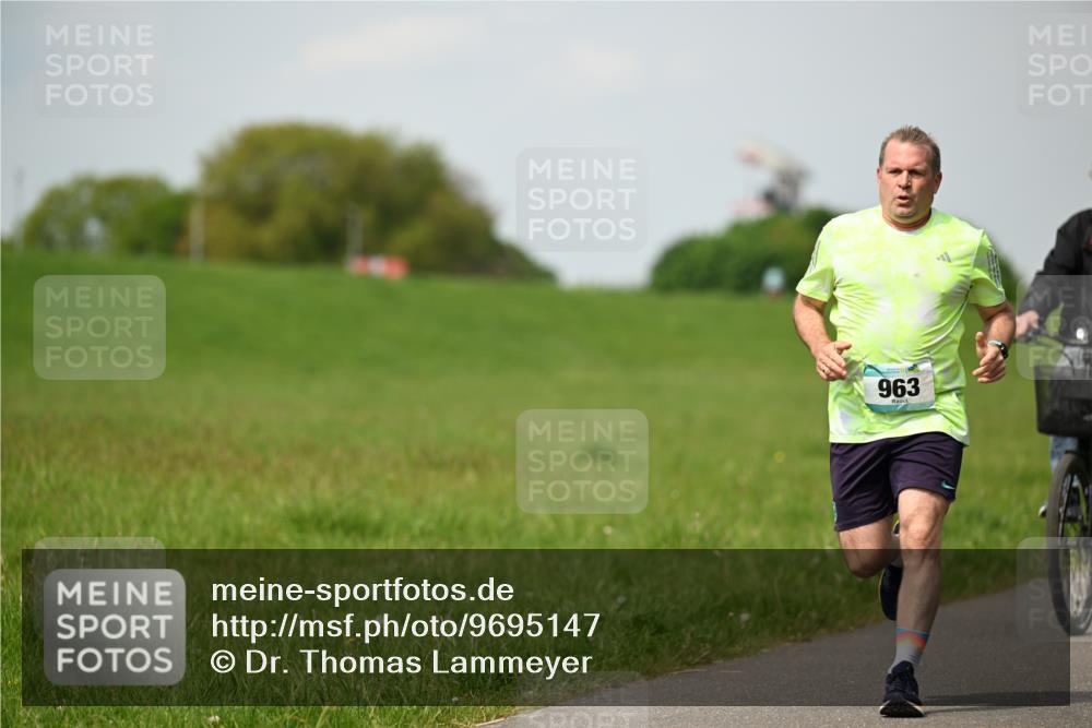 10.05.2026 - 8. Wedeler Halbmarathon Dr. Thomas Lammeyer http://msf.ph/oto/9695147 10.05.2026 11:20:41 Laufen 963 meine-sportfotos.de