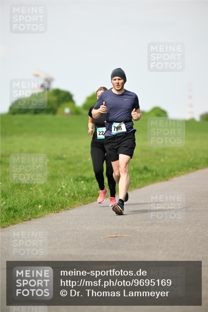 10.05.2026 - 8. Wedeler Halbmarathon Dr. Thomas Lammeyer http://msf.ph/oto/9695169 10.05.2026 11:20:57 Laufen 798 meine-sportfotos.de