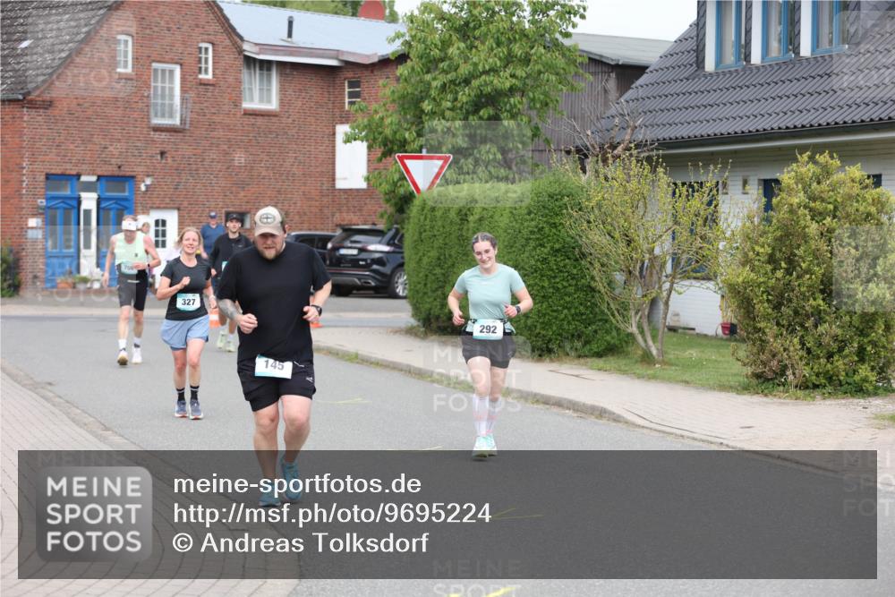 10.05.2026 - 8. Wedeler Halbmarathon Andreas Tolksdorf http://msf.ph/oto/9695224 10.05.2026 10:26:03 Laufen 708, 327, 145, 292 meine-sportfotos.de