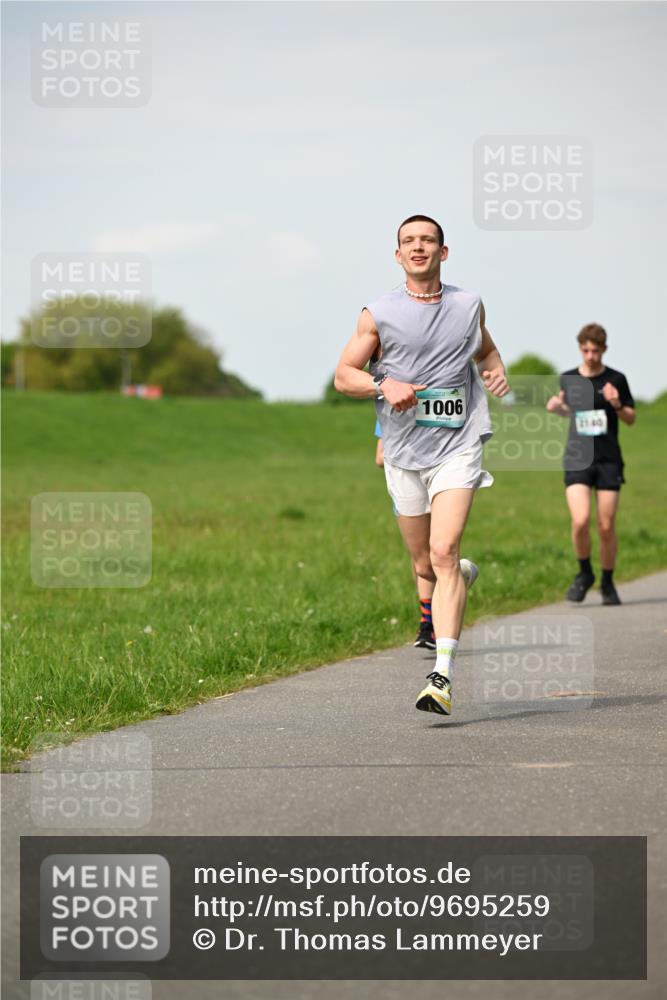 10.05.2026 - 8. Wedeler Halbmarathon Dr. Thomas Lammeyer http://msf.ph/oto/9695259 10.05.2026 11:21:08 Laufen 1006, 2140 meine-sportfotos.de
