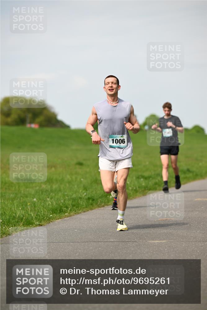 10.05.2026 - 8. Wedeler Halbmarathon Dr. Thomas Lammeyer http://msf.ph/oto/9695261 10.05.2026 11:21:08 Laufen 2140, 1006 meine-sportfotos.de