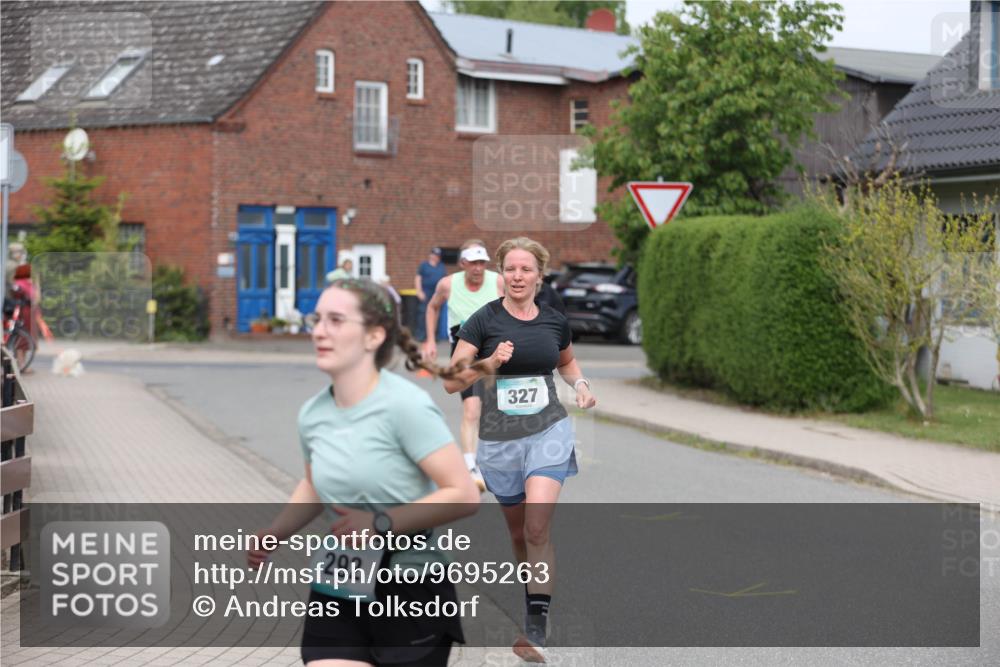 10.05.2026 - 8. Wedeler Halbmarathon Andreas Tolksdorf http://msf.ph/oto/9695263 10.05.2026 10:26:07 Laufen 292, 327 meine-sportfotos.de
