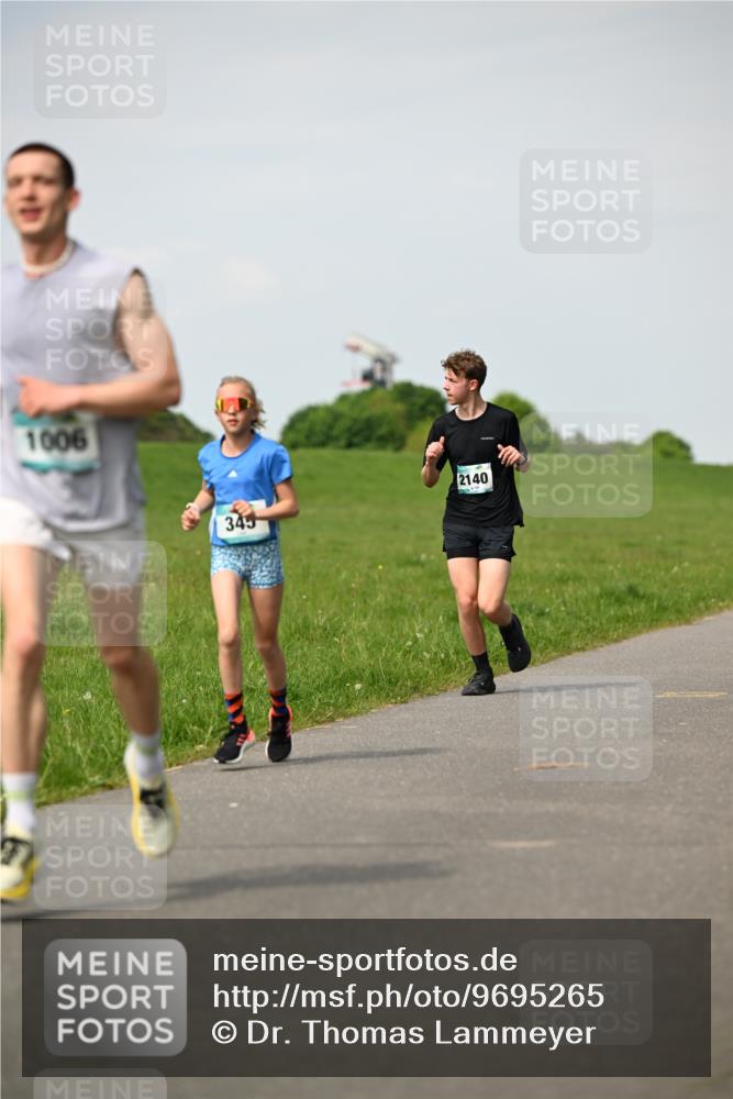 10.05.2026 - 8. Wedeler Halbmarathon Dr. Thomas Lammeyer http://msf.ph/oto/9695265 10.05.2026 11:21:09 Laufen 1006, 345, 2140 meine-sportfotos.de