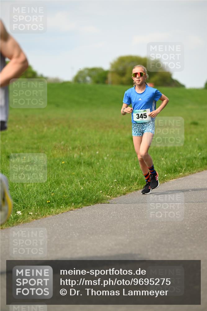 10.05.2026 - 8. Wedeler Halbmarathon Dr. Thomas Lammeyer http://msf.ph/oto/9695275 10.05.2026 11:21:10 Laufen 345 meine-sportfotos.de